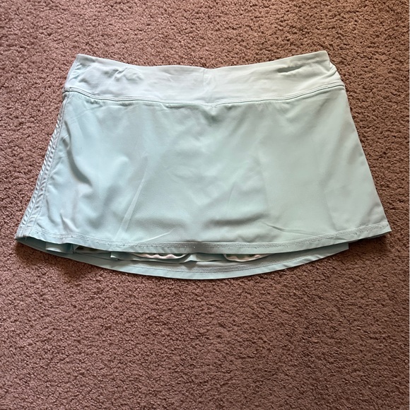 LULULEMON Run: Chase Me Skirt in Aquamarine Sz. 8 - Picture 6 of 9